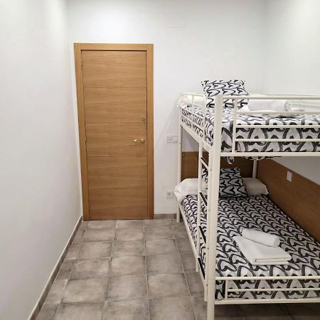 Отель Coliving New San Bernando Мадрид Экстерьер фото