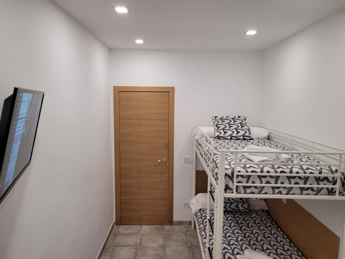 Отель Coliving New San Bernando Мадрид Экстерьер фото