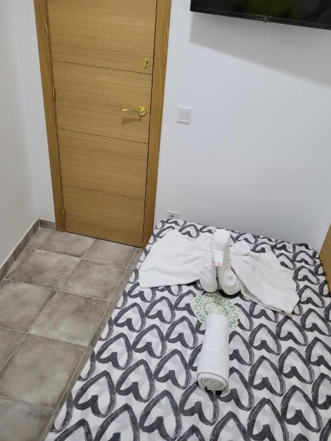 Отель Coliving New San Bernando Мадрид Экстерьер фото