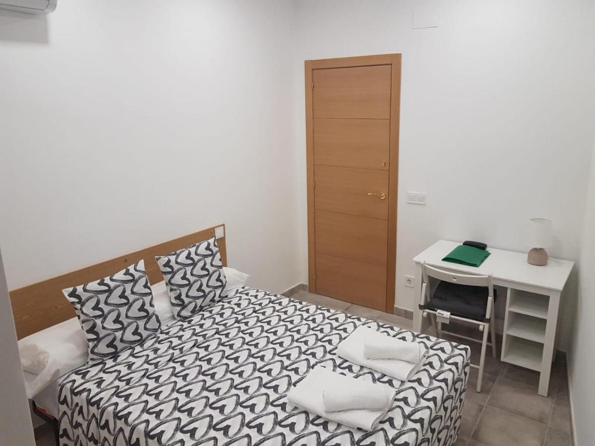 Отель Coliving New San Bernando Мадрид Экстерьер фото